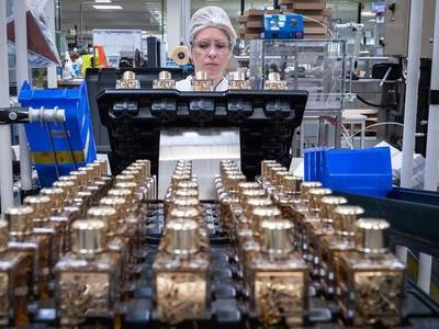 探秘巴黎網紅化妝品生產車間!這里的化妝品,深受中國女性青睞